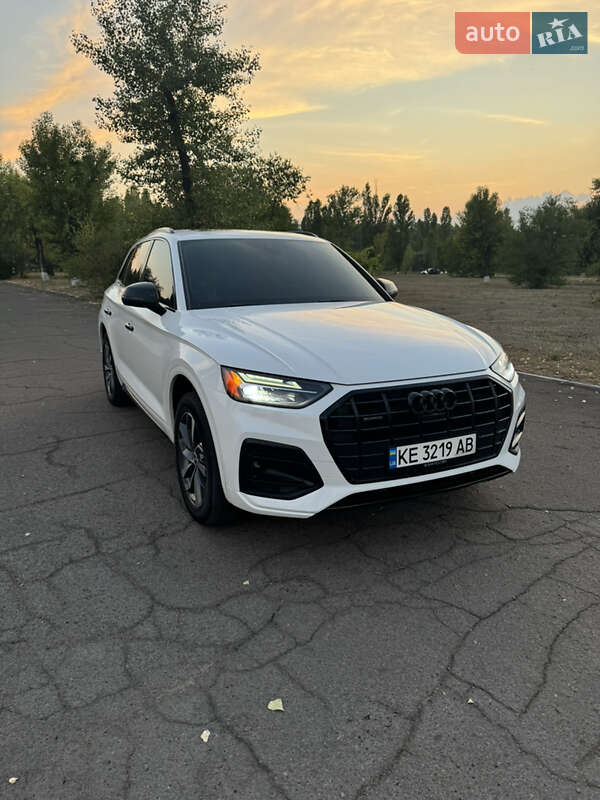 Внедорожник / Кроссовер Audi Q5 2021 в Каменском