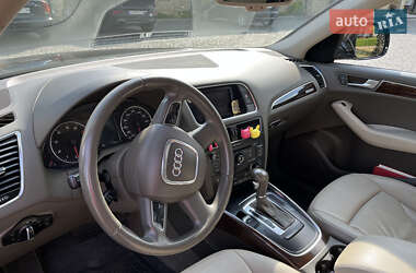 Внедорожник / Кроссовер Audi Q5 2010 в 