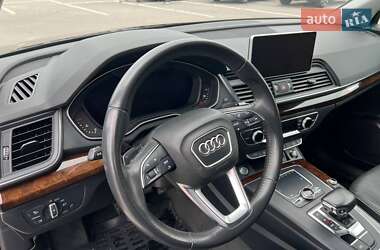Внедорожник / Кроссовер Audi Q5 2018 в 