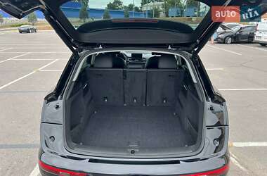 Внедорожник / Кроссовер Audi Q5 2018 в 
