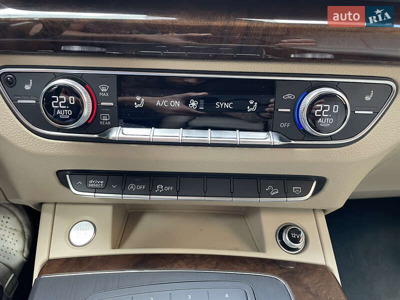 Внедорожник / Кроссовер Audi Q5 2017 в Ромнах