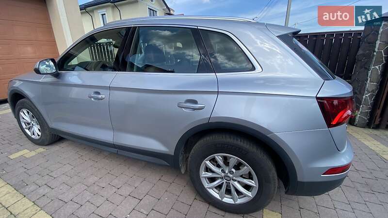Позашляховик / Кросовер Audi Q5 2018 в Львові