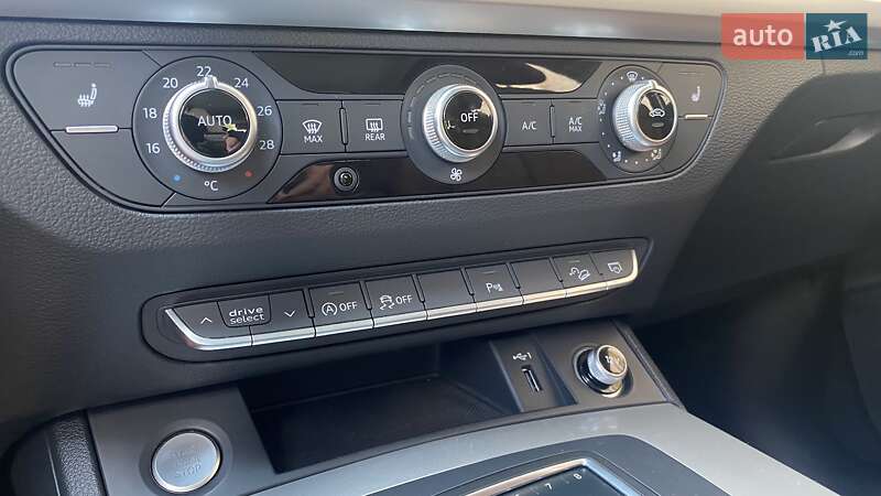 Позашляховик / Кросовер Audi Q5 2018 в Львові