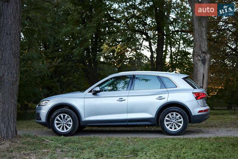 Позашляховик / Кросовер Audi Q5 2018 в Львові
