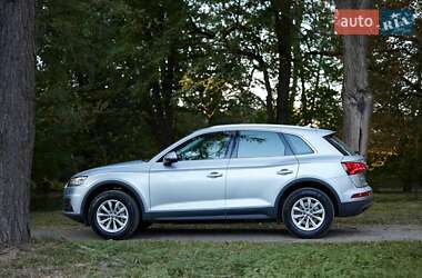 Внедорожник / Кроссовер Audi Q5 2018 в 