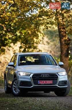 Внедорожник / Кроссовер Audi Q5 2018 в 