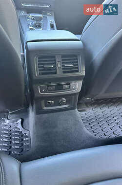 Внедорожник / Кроссовер Audi Q5 2020 в 