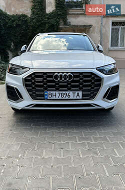 Внедорожник / Кроссовер Audi Q5 2020 в 