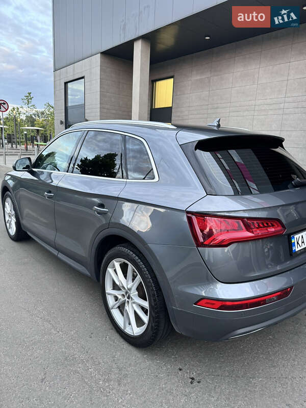 Позашляховик / Кросовер Audi Q5 2020 в Києві