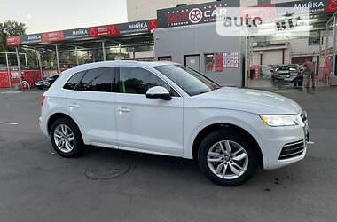 Позашляховик / Кросовер Audi Q5 2020 в Києві