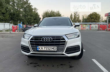 Позашляховик / Кросовер Audi Q5 2020 в Києві