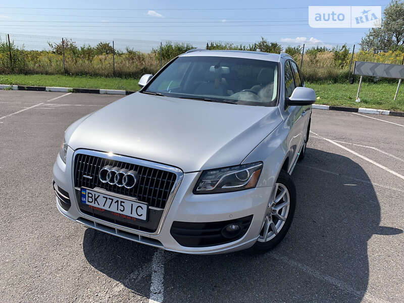 Внедорожник / Кроссовер Audi Q5 2010 в Ровно