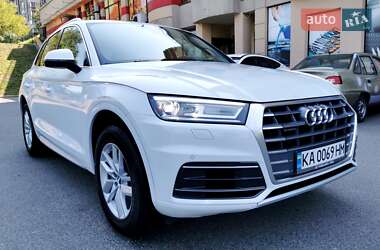 Внедорожник / Кроссовер Audi Q5 2020 в 