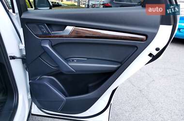 Внедорожник / Кроссовер Audi Q5 2020 в 