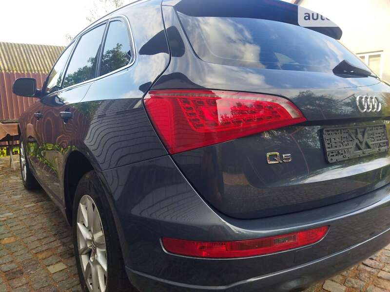 Внедорожник / Кроссовер Audi Q5 2011 в Житомире