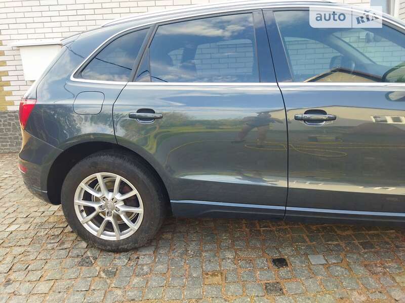 Внедорожник / Кроссовер Audi Q5 2011 в Житомире