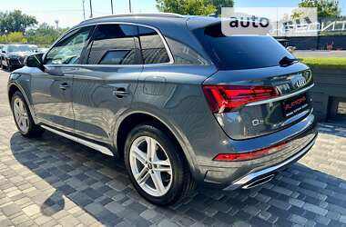 Позашляховик / Кросовер Audi Q5 2022 в 