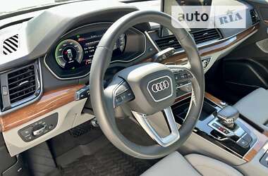 Позашляховик / Кросовер Audi Q5 2022 в 