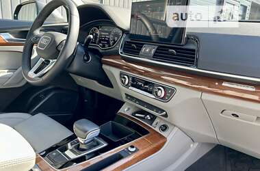 Позашляховик / Кросовер Audi Q5 2022 в 
