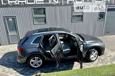 Позашляховик / Кросовер Audi Q5 2022 в 