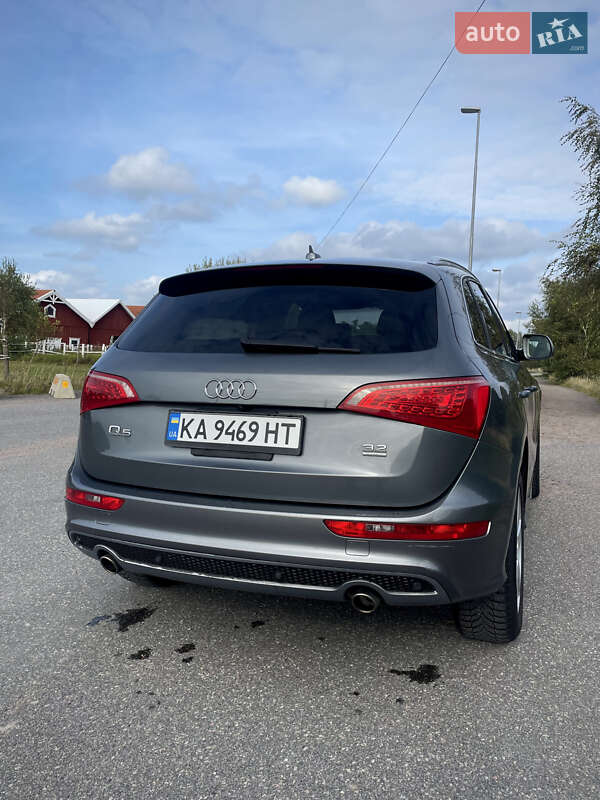 Внедорожник / Кроссовер Audi Q5 2012 в Киеве