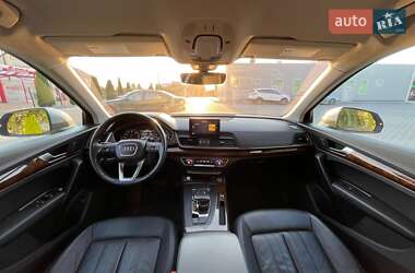 Внедорожник / Кроссовер Audi Q5 2018 в 
