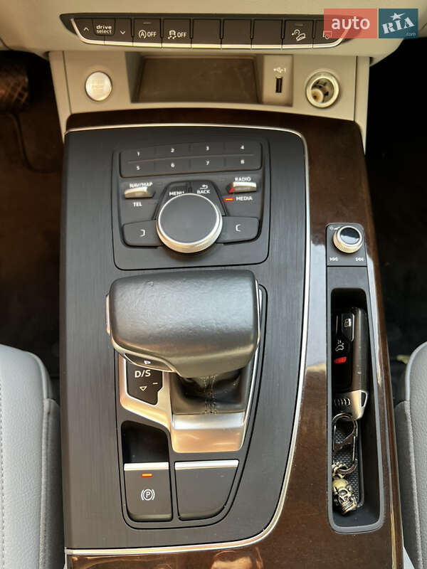 Позашляховик / Кросовер Audi Q5 2019 в Тернополі