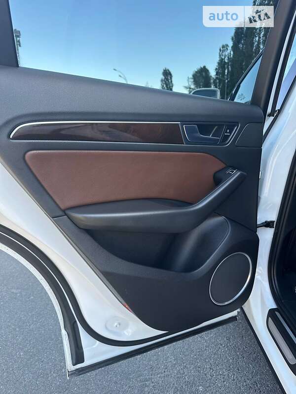 Внедорожник / Кроссовер Audi Q5 2015 в Киеве