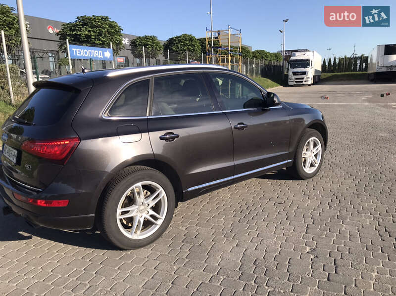 Позашляховик / Кросовер Audi Q5 2015 в Луцьку