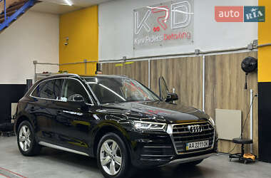 Внедорожник / Кроссовер Audi Q5 2019 в 