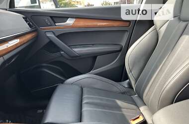 Внедорожник / Кроссовер Audi Q5 2021 в 