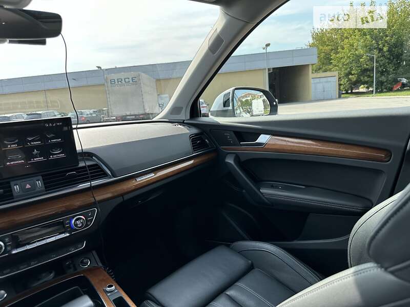 Внедорожник / Кроссовер Audi Q5 2021 в Киеве