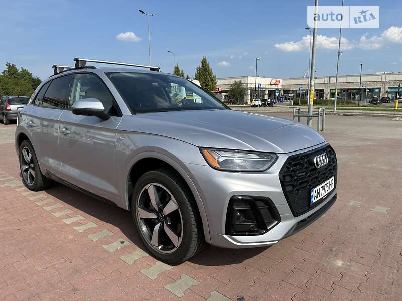 Внедорожник / Кроссовер Audi Q5 2021 в Киеве