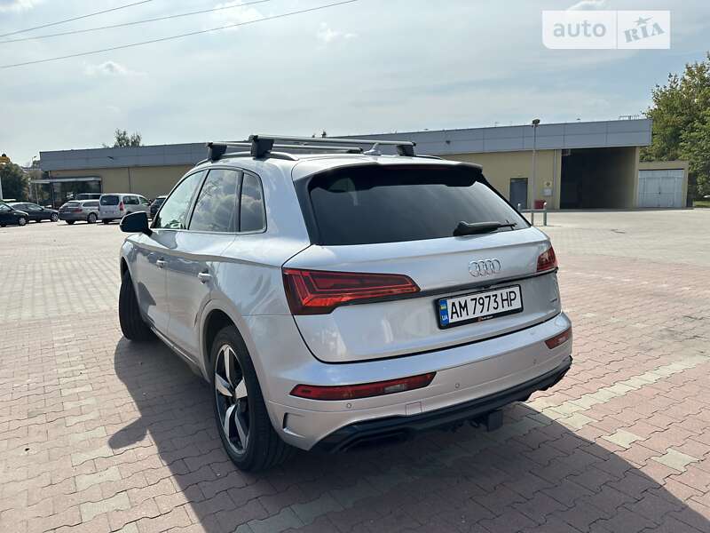 Внедорожник / Кроссовер Audi Q5 2021 в Киеве