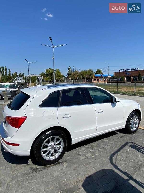 Внедорожник / Кроссовер Audi Q5 2010 в Николаеве