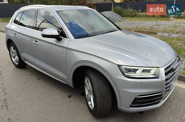 Внедорожник / Кроссовер Audi Q5 2017 в 