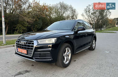 Внедорожник / Кроссовер Audi Q5 2017 в 
