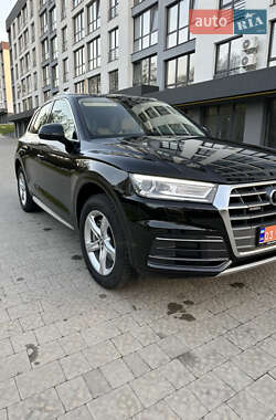 Внедорожник / Кроссовер Audi Q5 2017 в 