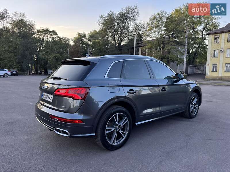 Внедорожник / Кроссовер Audi Q5 2020 в Каменском