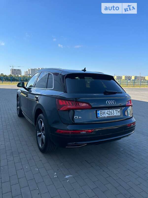 Позашляховик / Кросовер Audi Q5 2018 в Одесі