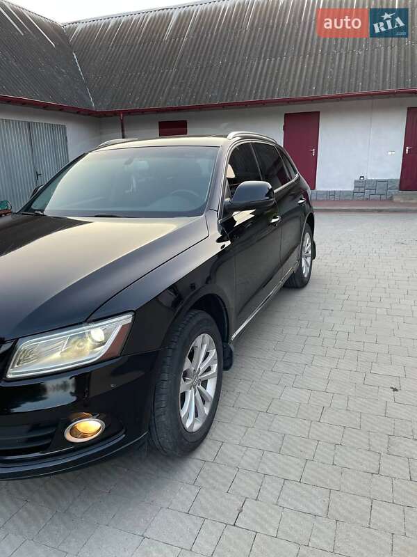 Внедорожник / Кроссовер Audi Q5 2015 в Почаеве