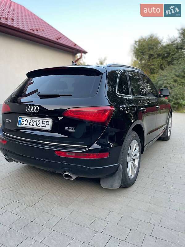 Внедорожник / Кроссовер Audi Q5 2015 в Почаеве