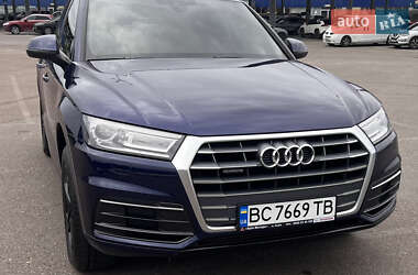 Внедорожник / Кроссовер Audi Q5 2018 в 