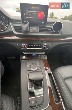 Внедорожник / Кроссовер Audi Q5 2018 в 