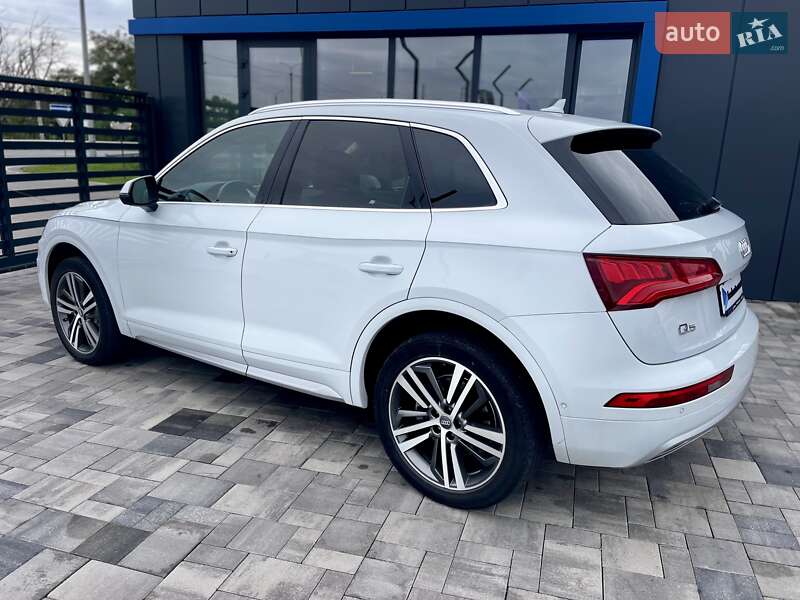 Внедорожник / Кроссовер Audi Q5 2019 в Ровно