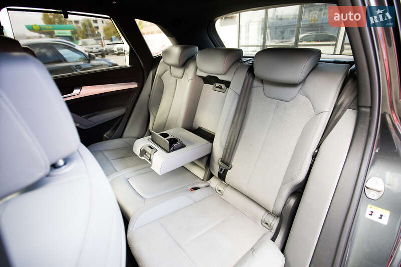 Внедорожник / Кроссовер Audi Q5 2020 в Киеве