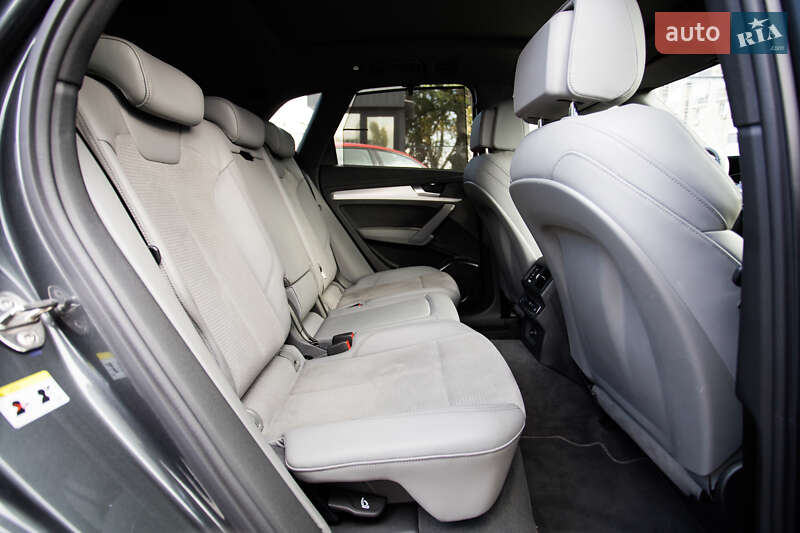 Внедорожник / Кроссовер Audi Q5 2020 в Киеве
