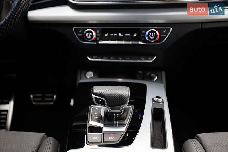 Внедорожник / Кроссовер Audi Q5 2020 в Киеве