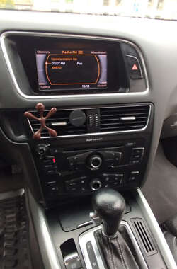 Внедорожник / Кроссовер Audi Q5 2011 в 