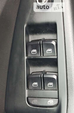 Внедорожник / Кроссовер Audi Q5 2011 в 